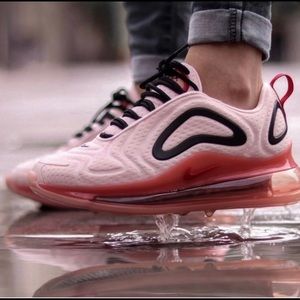 Air Max 720 *NEW* size 8 wins